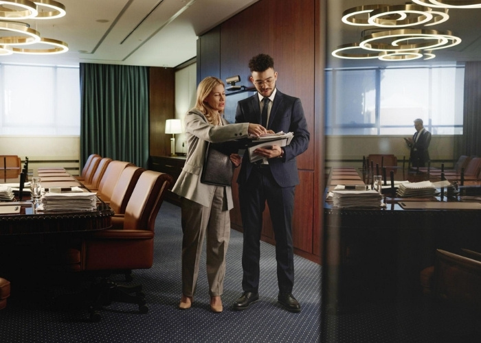 SAS vs. Branch Office in Colombia Which Structure Should You Choose